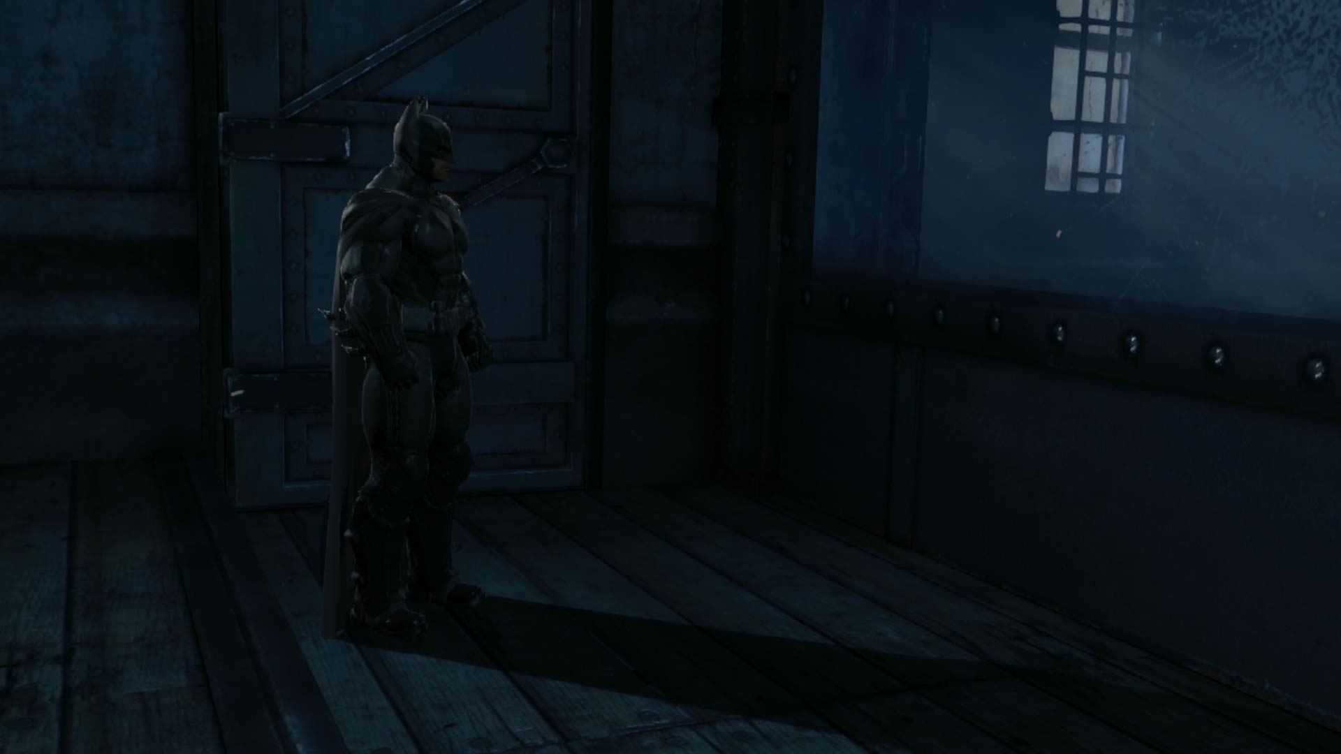 Batman Arkham Origins PS3 standing dark room